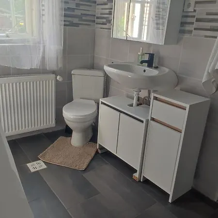 Village Rakoshegy 公寓