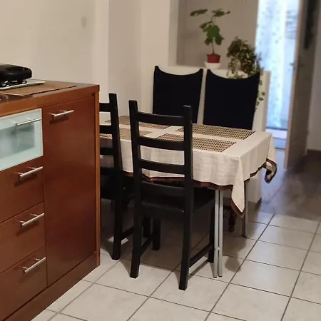 Village Rakoshegy 公寓